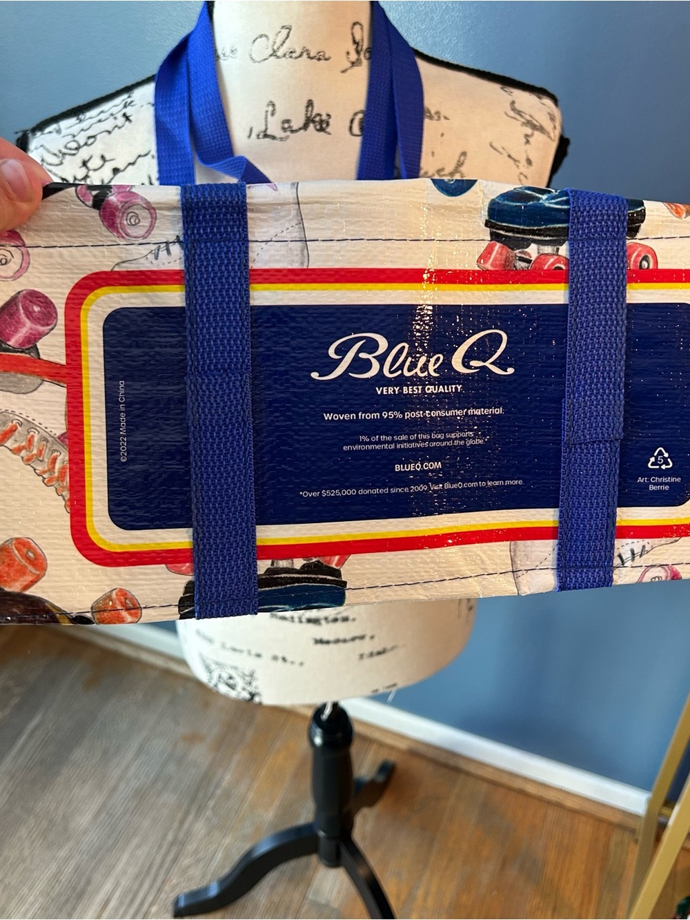 Blue Q roller skates Tote Bag - Picture 7 of 9